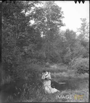 Femme au bord d'un étang (Liverdun)